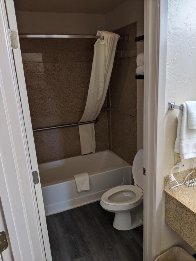 Atrium Inn Fort Stockton Dış mekan fotoğraf