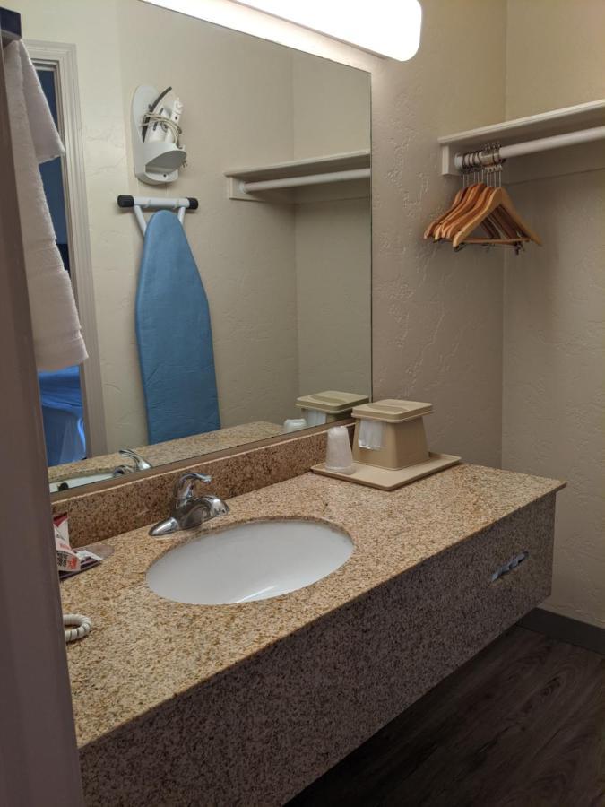 Atrium Inn Fort Stockton Dış mekan fotoğraf